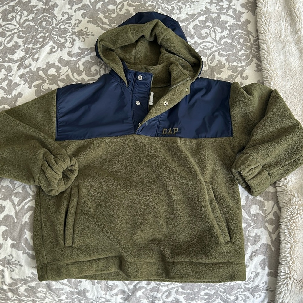 New GAP boys fleece pullover jacket sz M